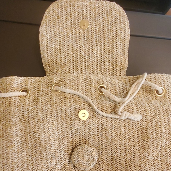 SOLD Woven Backpack - Picture 4 of 6